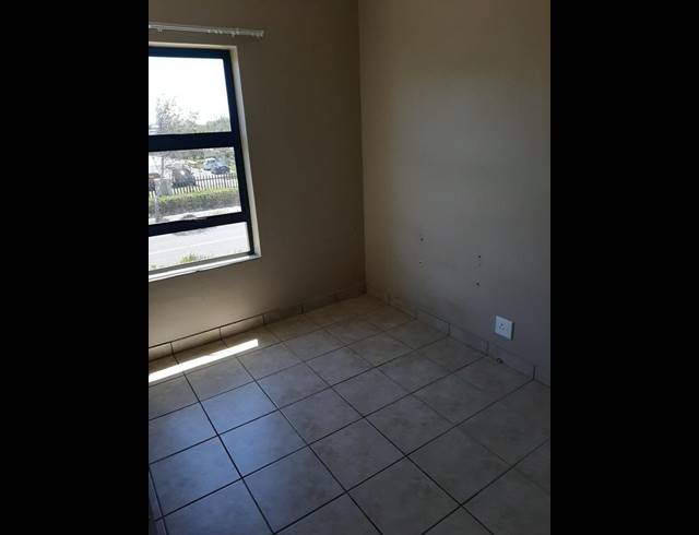 2 BEDROOM PROPERTY TO RENT IN BURGUNDY ESTATE